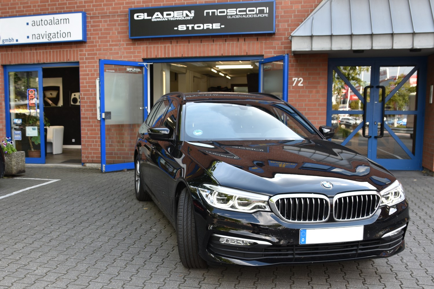 BMW 5er G30 Soundsystem Hifi Gladen Mosconi Auto