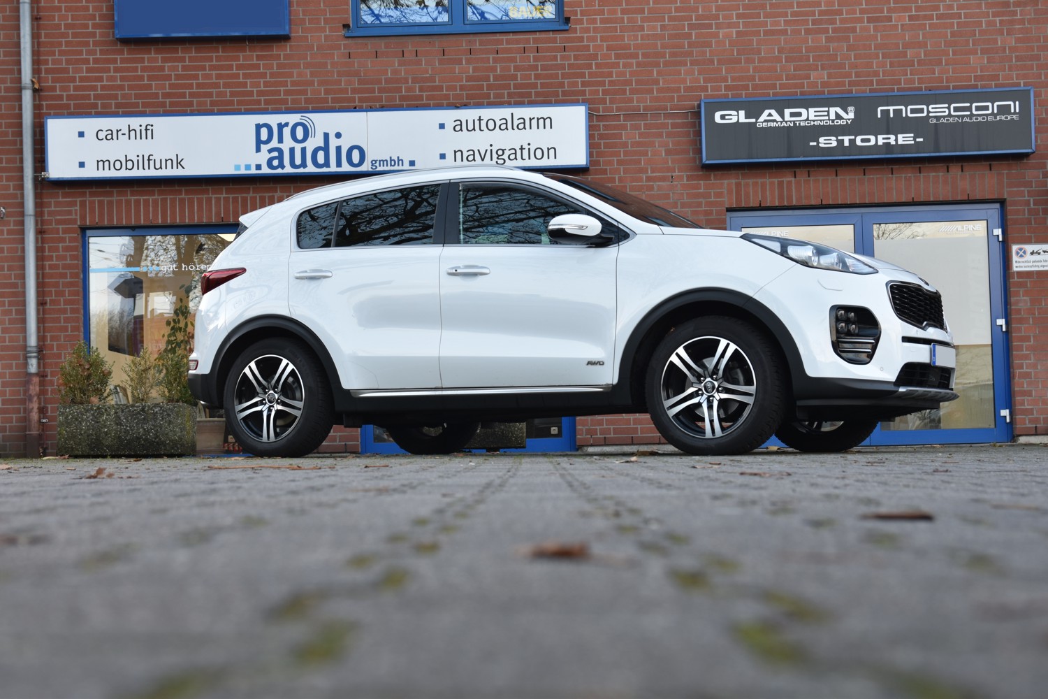 Kia Sportage Hifi Gladen Mosconi Auto 01