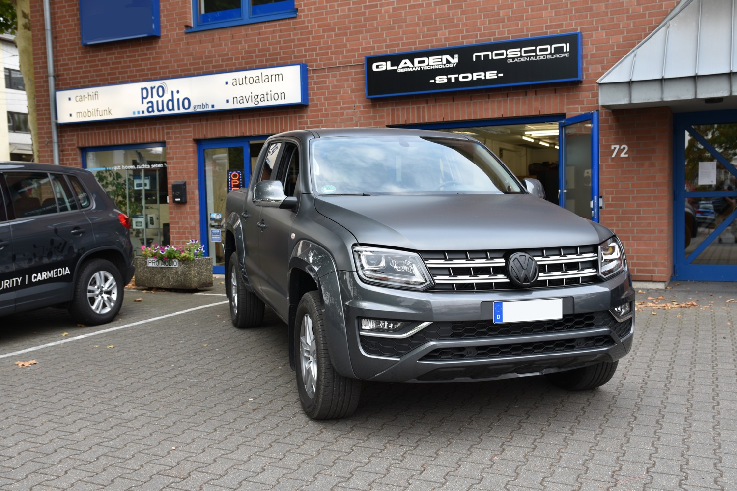 VW Amarok Mosconi Gladen Hifi Auto 01